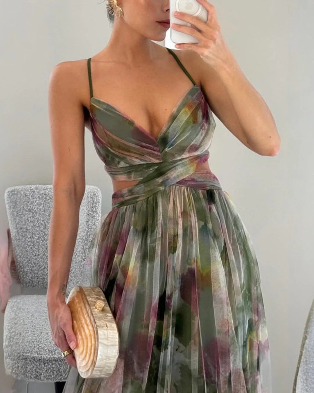 Vestido fluido con escote cruzado