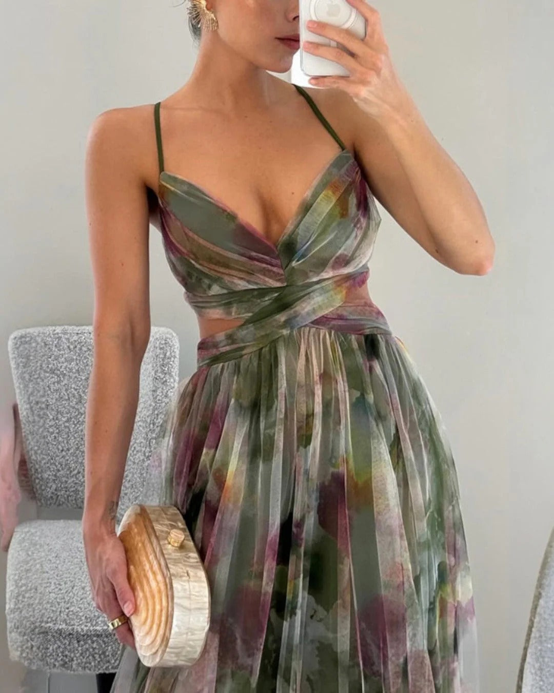 Vestido fluido con escote cruzado